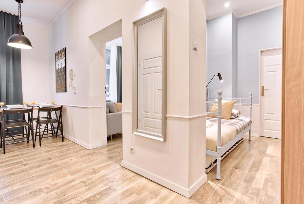 Tyzenhauz Apartments Comfort Красков Екстериор снимка